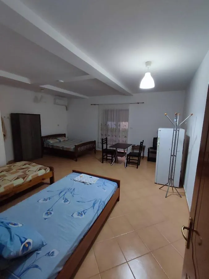 Fioris Apartments contacts
